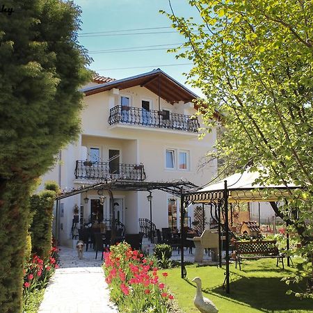 Pension Lale Apartment Peštani Екстериор снимка