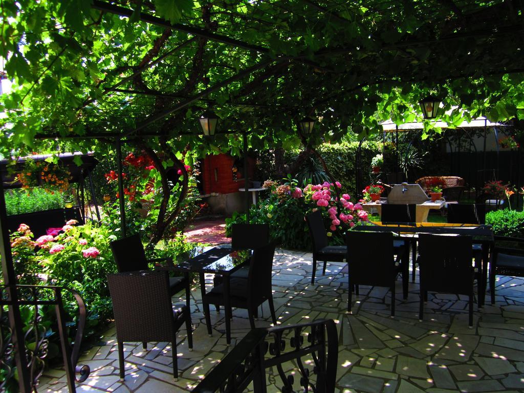 Pension Lale Apartment Peštani Екстериор снимка